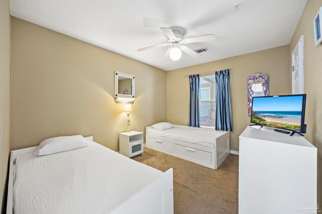 7464 Sunset Harbor Dr 111, Navarre, FL 32566