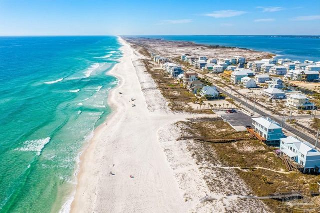 7464 Sunset Harbor Dr 111, Navarre, FL 32566