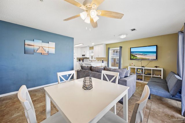 7464 Sunset Harbor Dr 111, Navarre, FL 32566