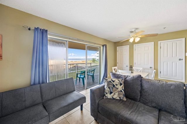 7464 Sunset Harbor Dr 111, Navarre, FL 32566