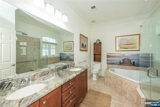 2 Harrison Way, Mount Arlington Boro, NJ 07856