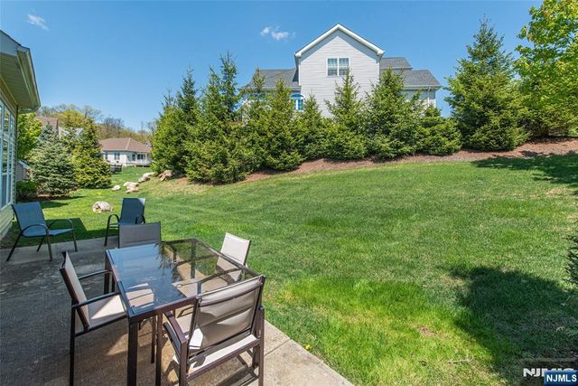 2 Harrison Way, Mount Arlington Boro, NJ 07856
