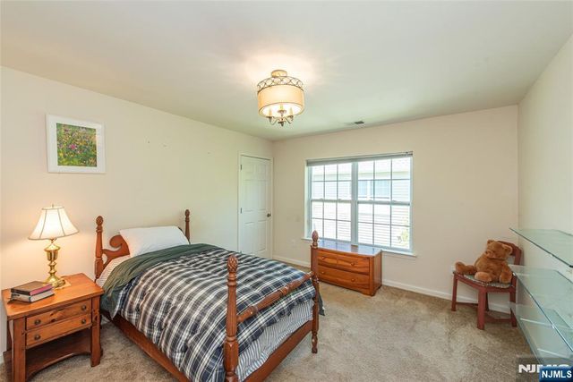 2 Harrison Way, Mount Arlington Boro, NJ 07856