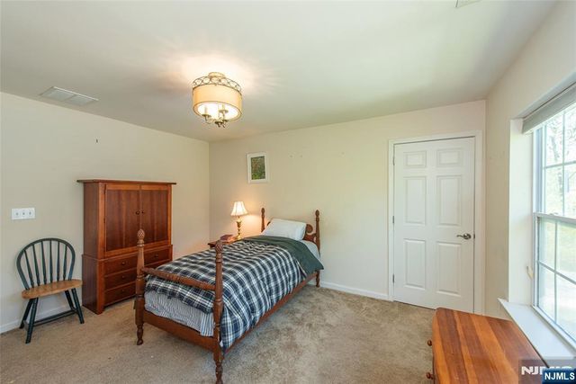 2 Harrison Way, Mount Arlington Boro, NJ 07856