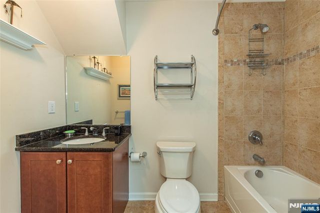2 Harrison Way, Mount Arlington Boro, NJ 07856