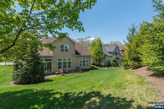 2 Harrison Way, Mount Arlington Boro, NJ 07856