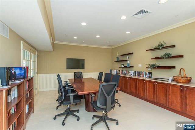 2 Harrison Way, Mount Arlington Boro, NJ 07856