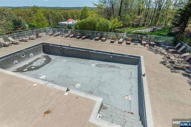 2 Harrison Way, Mount Arlington Boro, NJ 07856