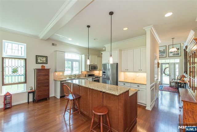 2 Harrison Way, Mount Arlington Boro, NJ 07856