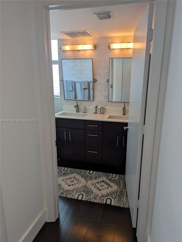 41 SE 5th Street 2302, Miami, FL 33131