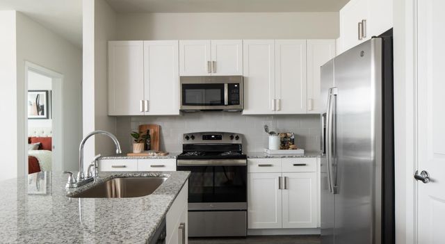 12111 Main Street 14304, Houston, TX 77035