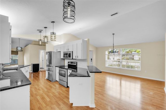 2114 49TH AVENUE E, Bradenton, FL 34203