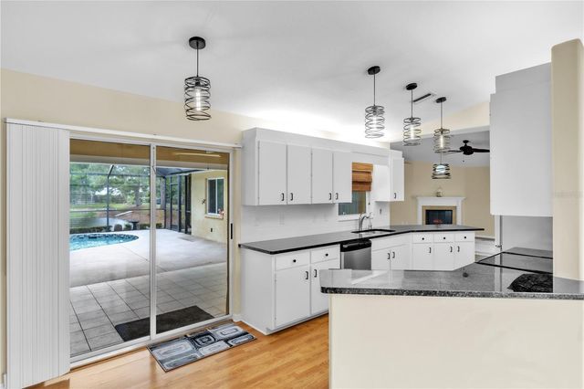 2114 49TH AVENUE E, Bradenton, FL 34203