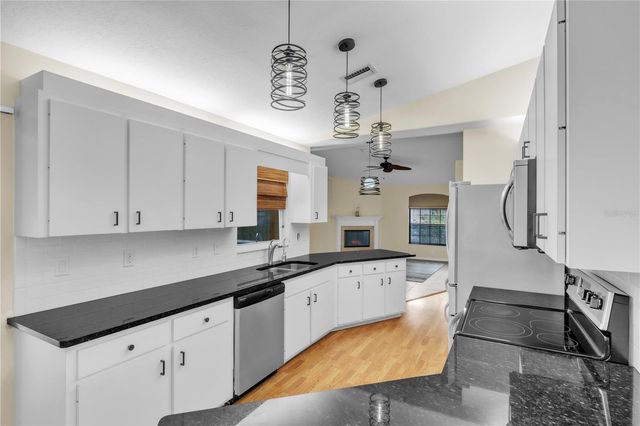 2114 49TH AVENUE E, Bradenton, FL 34203