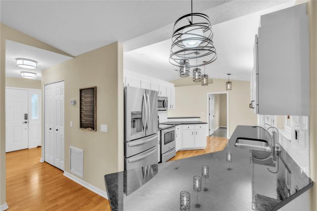 2114 49TH AVENUE E, Bradenton, FL 34203