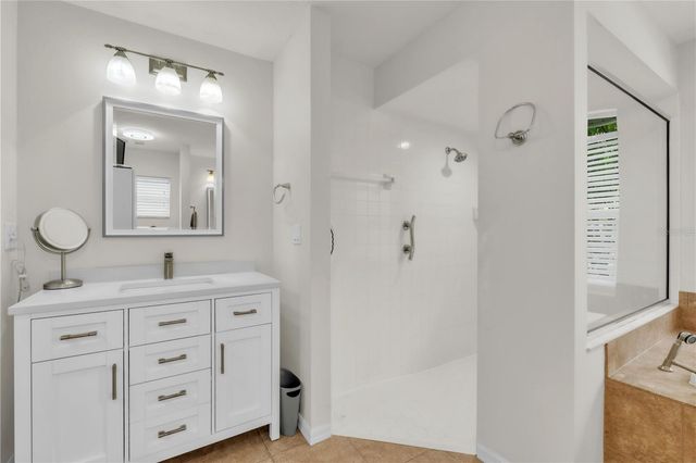 2114 49TH AVENUE E, Bradenton, FL 34203