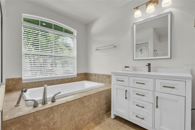 2114 49TH AVENUE E, Bradenton, FL 34203