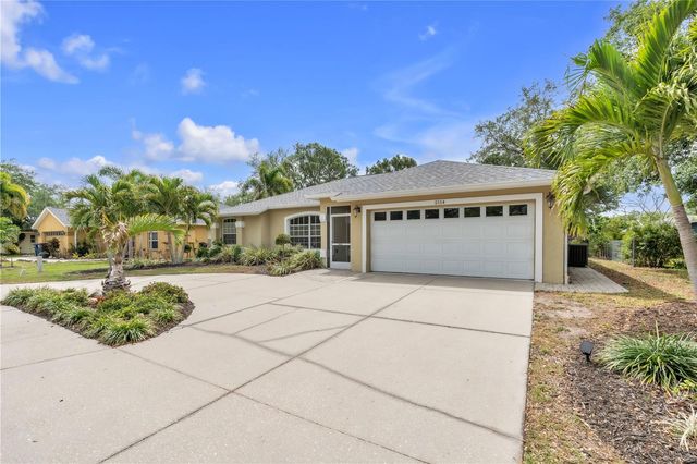 2114 49TH AVENUE E, Bradenton, FL 34203