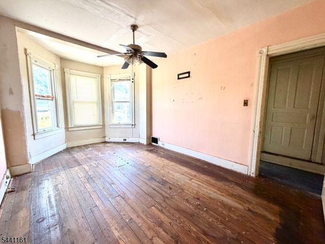 242 Filmore St, Phillipsburg Town, NJ 08865