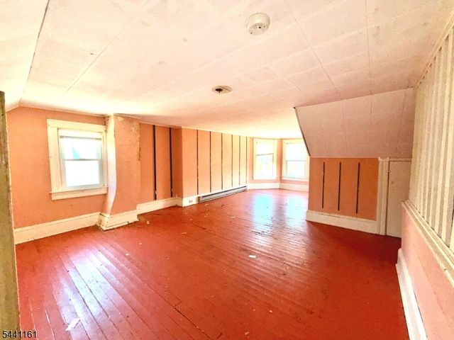 242 Filmore St, Phillipsburg Town, NJ 08865