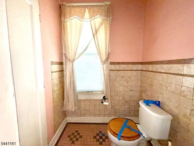 242 Filmore St, Phillipsburg Town, NJ 08865