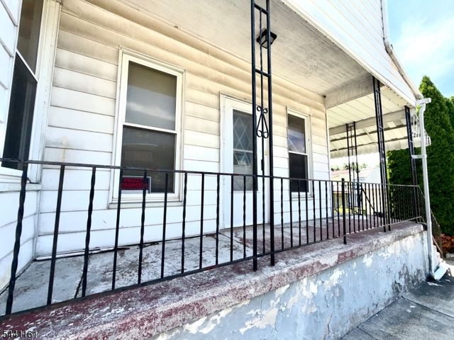 242 Filmore St, Phillipsburg Town, NJ 08865