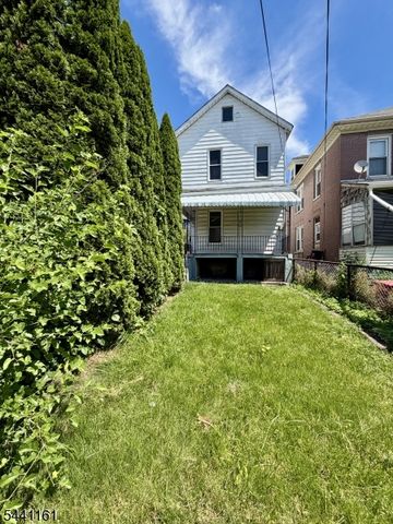 242 Filmore St, Phillipsburg Town, NJ 08865