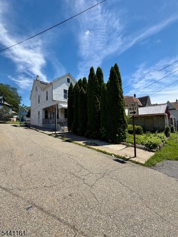 242 Filmore St, Phillipsburg Town, NJ 08865