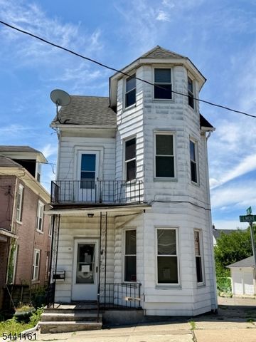242 Filmore St, Phillipsburg Town, NJ 08865