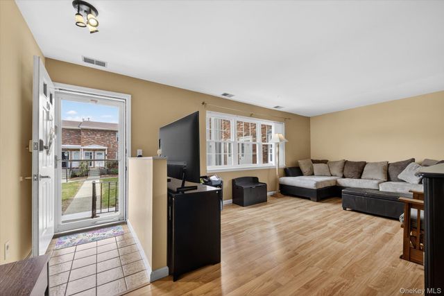 276 Temple Hill Road 1515, New Windsor, NY 12553