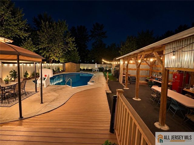 485 E Woodbridge Avenue, Avenel, NJ 07001