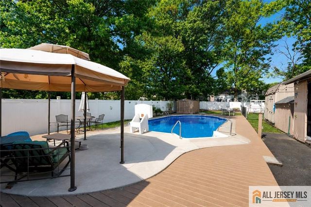 485 E Woodbridge Avenue, Avenel, NJ 07001