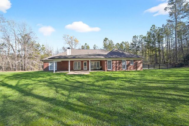 67 W West Straight Street, Waverly Hall, GA 31831