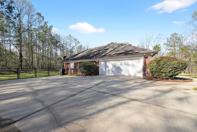 67 W West Straight Street, Waverly Hall, GA 31831