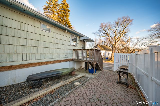 17 Hazel Street, Fairfield, CT 06825