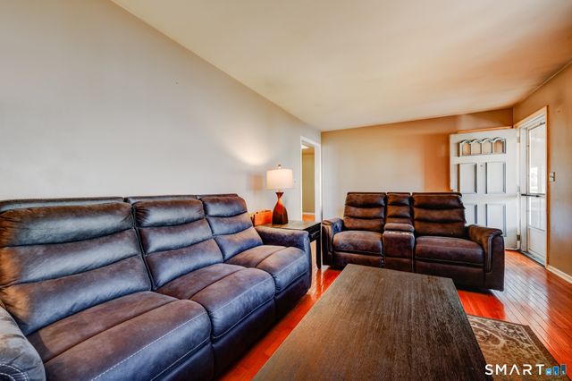 17 Hazel Street, Fairfield, CT 06825