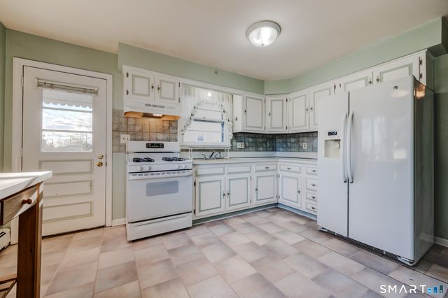 17 Hazel Street, Fairfield, CT 06825