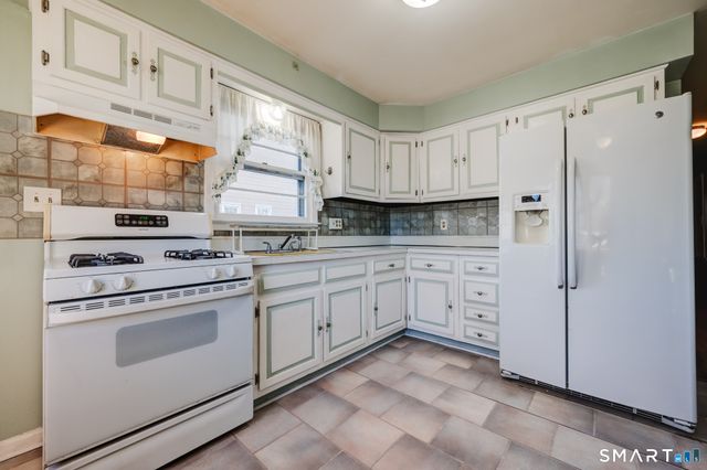 17 Hazel Street, Fairfield, CT 06825