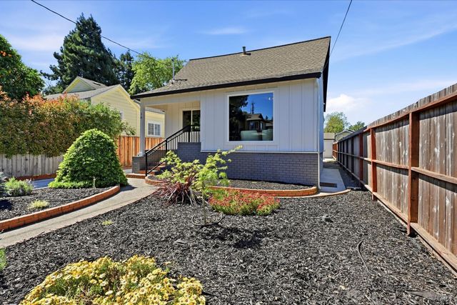 15 Ward St, Healdsburg, CA 95448