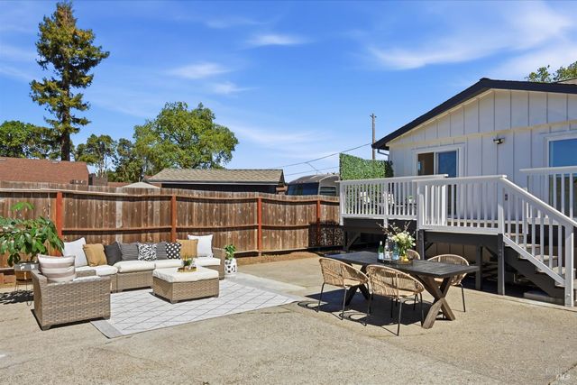 15 Ward St, Healdsburg, CA 95448