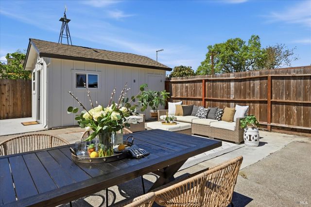 15 Ward St, Healdsburg, CA 95448