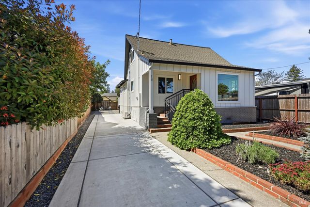15 Ward St, Healdsburg, CA 95448