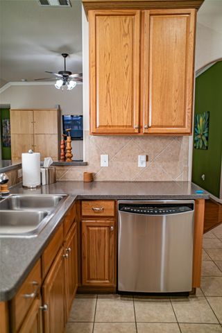 2521 Glenn Ranch Drive, Burleson, TX 76028