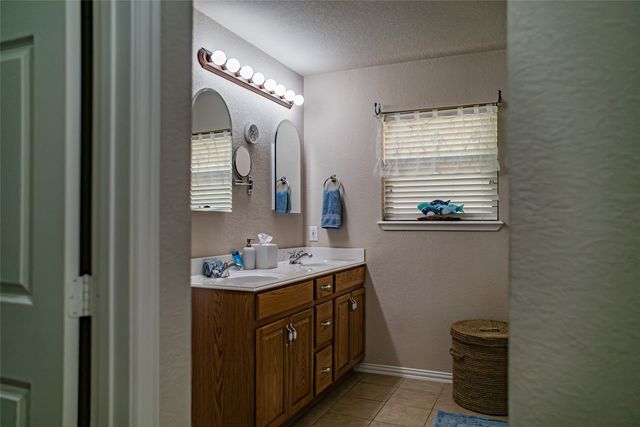 2521 Glenn Ranch Drive, Burleson, TX 76028