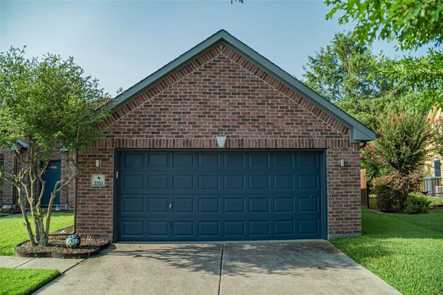 2521 Glenn Ranch Drive, Burleson, TX 76028