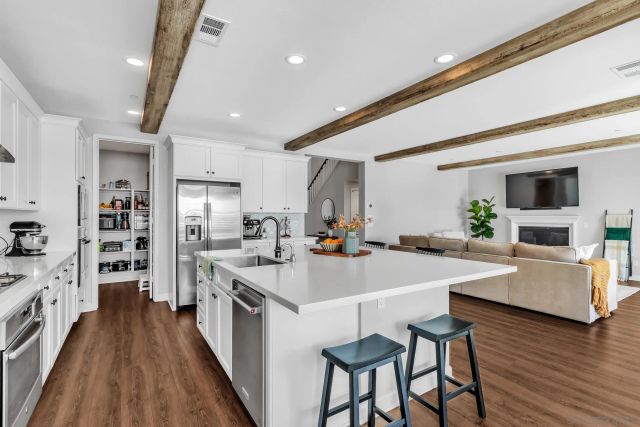 1128 Witherby Ln, Escondido, CA 92026