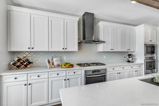 1128 Witherby Ln, Escondido, CA 92026