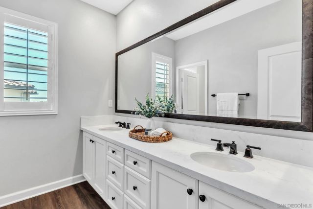 1128 Witherby Ln, Escondido, CA 92026