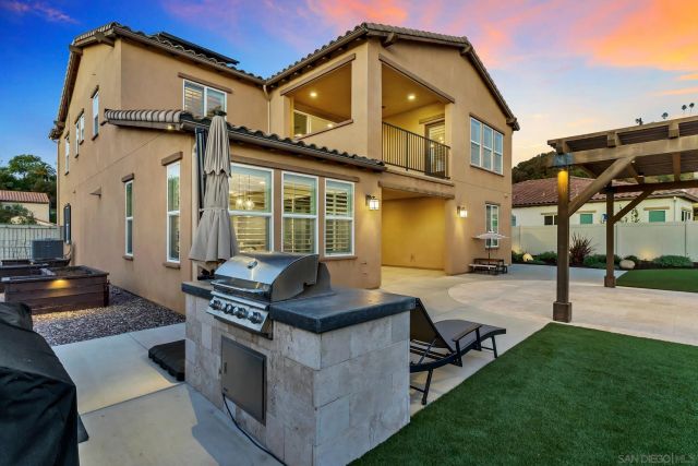 1128 Witherby Ln, Escondido, CA 92026