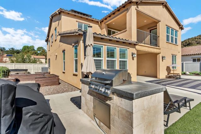 1128 Witherby Ln, Escondido, CA 92026